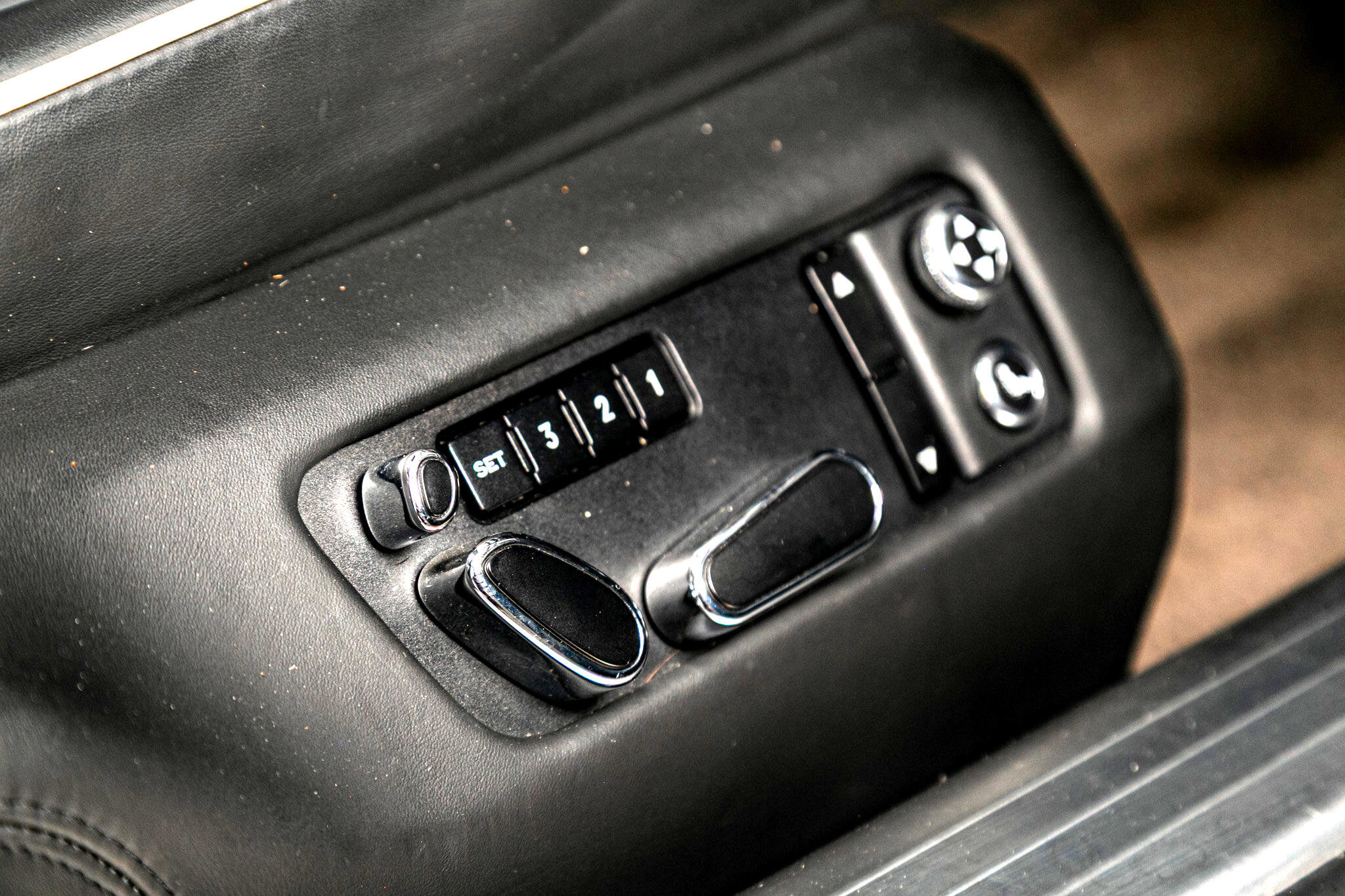 Used 2009 Bentley Flying Spur Flying Spur Speed w/ Convenience Specification Pkg image 37