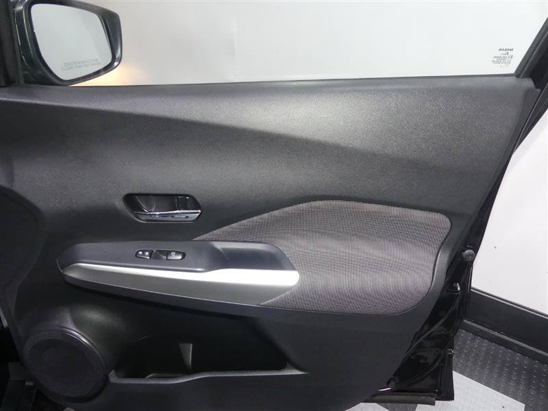 Used 2019 Nissan Kicks SV FWD image 19