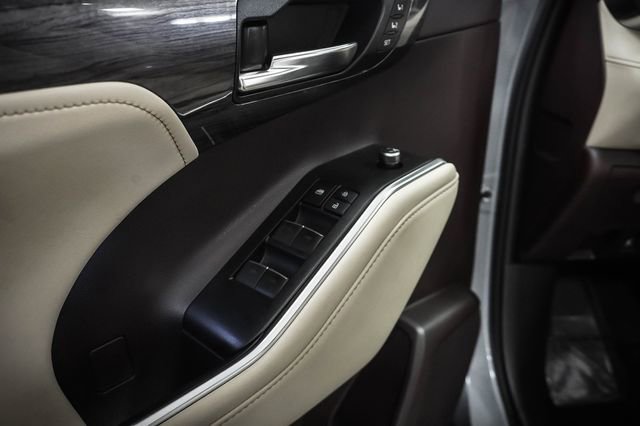 Used 2022 Toyota Highlander Limited AWD/4WD image 11