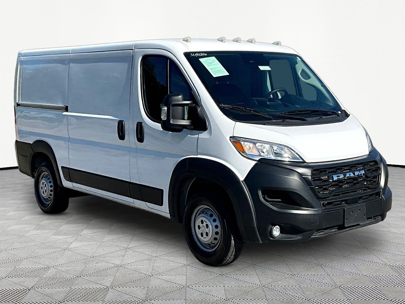 Used 2025 RAM ProMaster 2500 w/ Convenience Group FWD image 10