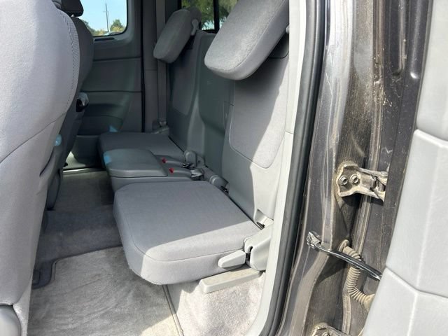 Used 2011 Toyota Tacoma 4x4 Access Cab V6 w/ TRD Sport Pkg image 9