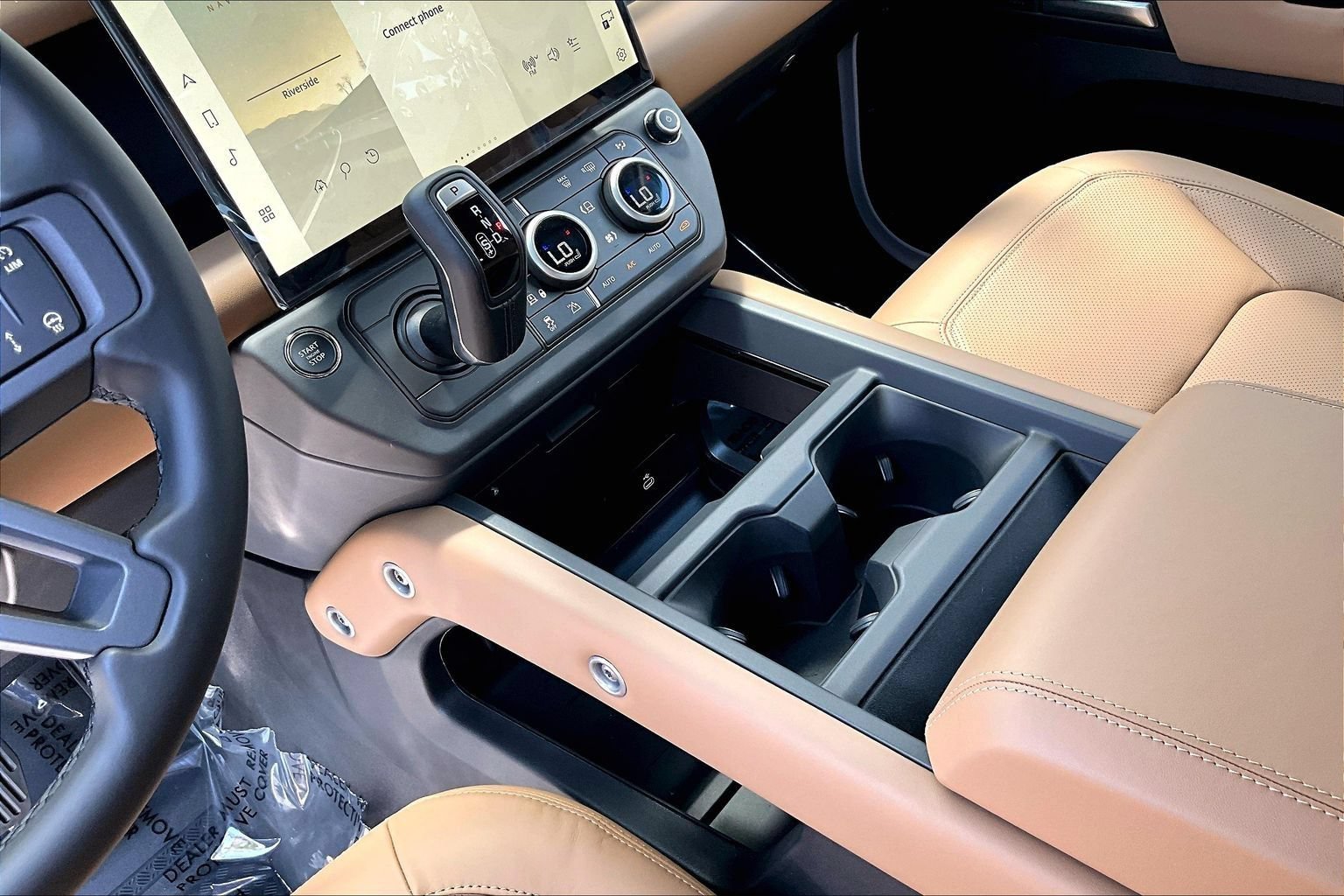 New 2026 Land Rover Defender 110 X-Dynamic SE AWD/4WD image 8
