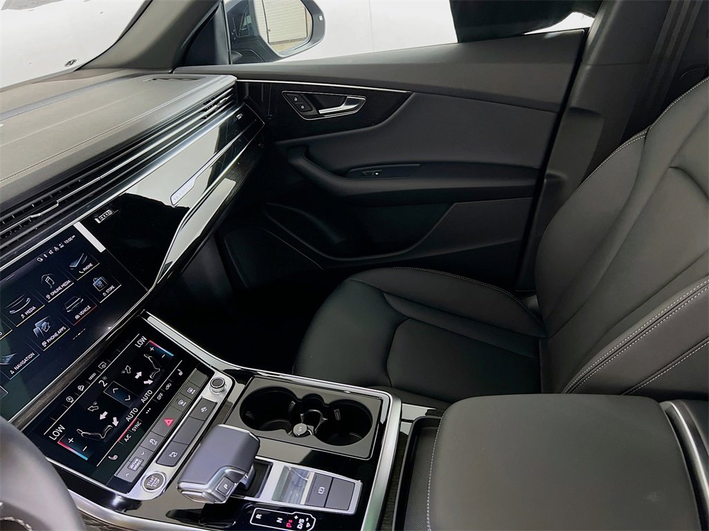 New 2025 Audi Q8 Premium image 26