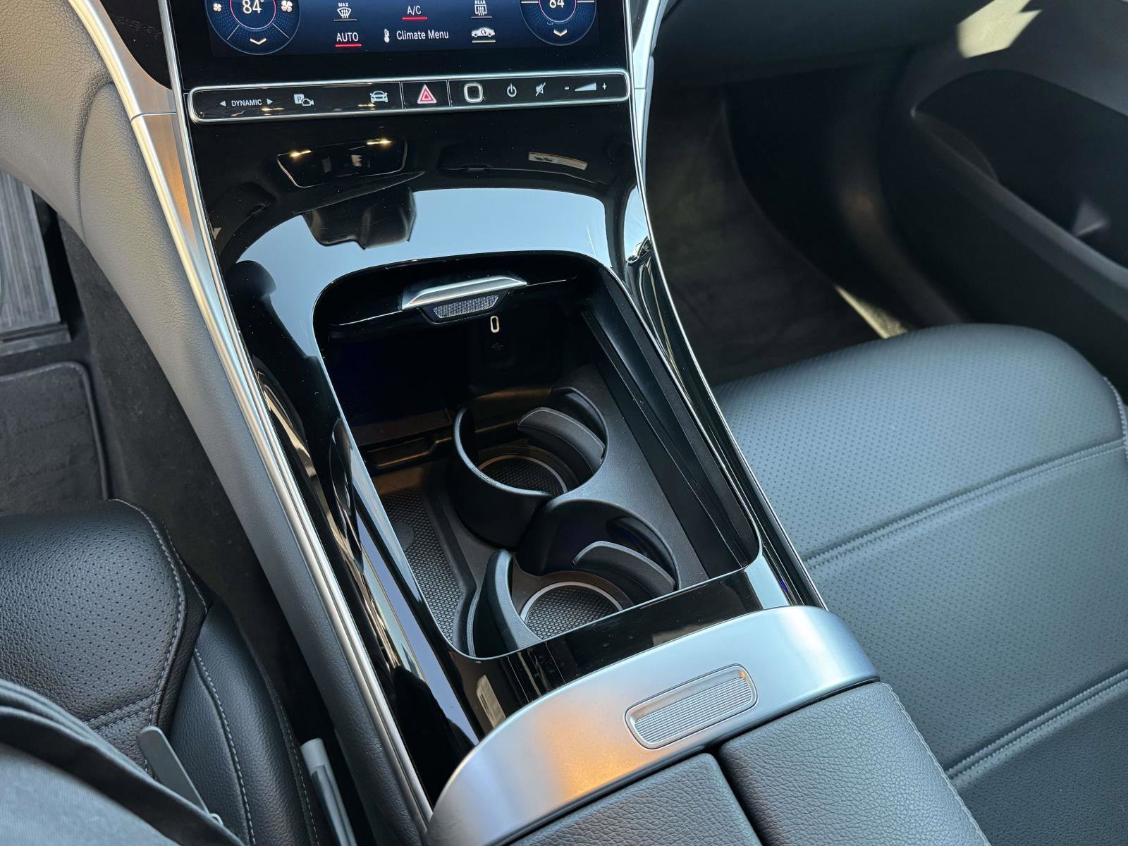 Used 2024 Mercedes-Benz GLC 300 4MATIC image 26