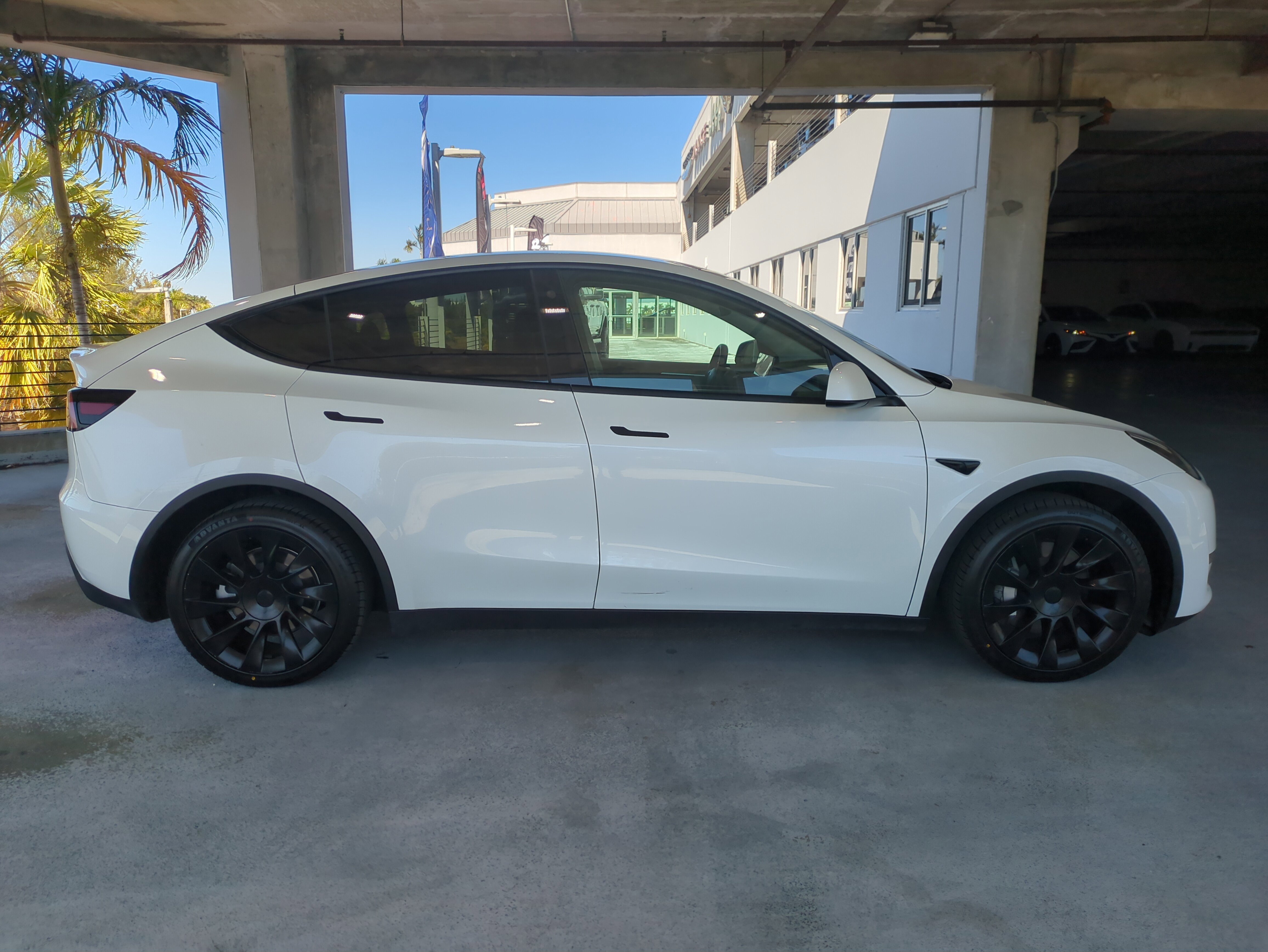 Used 2023 Tesla Model Y Long Range image 4