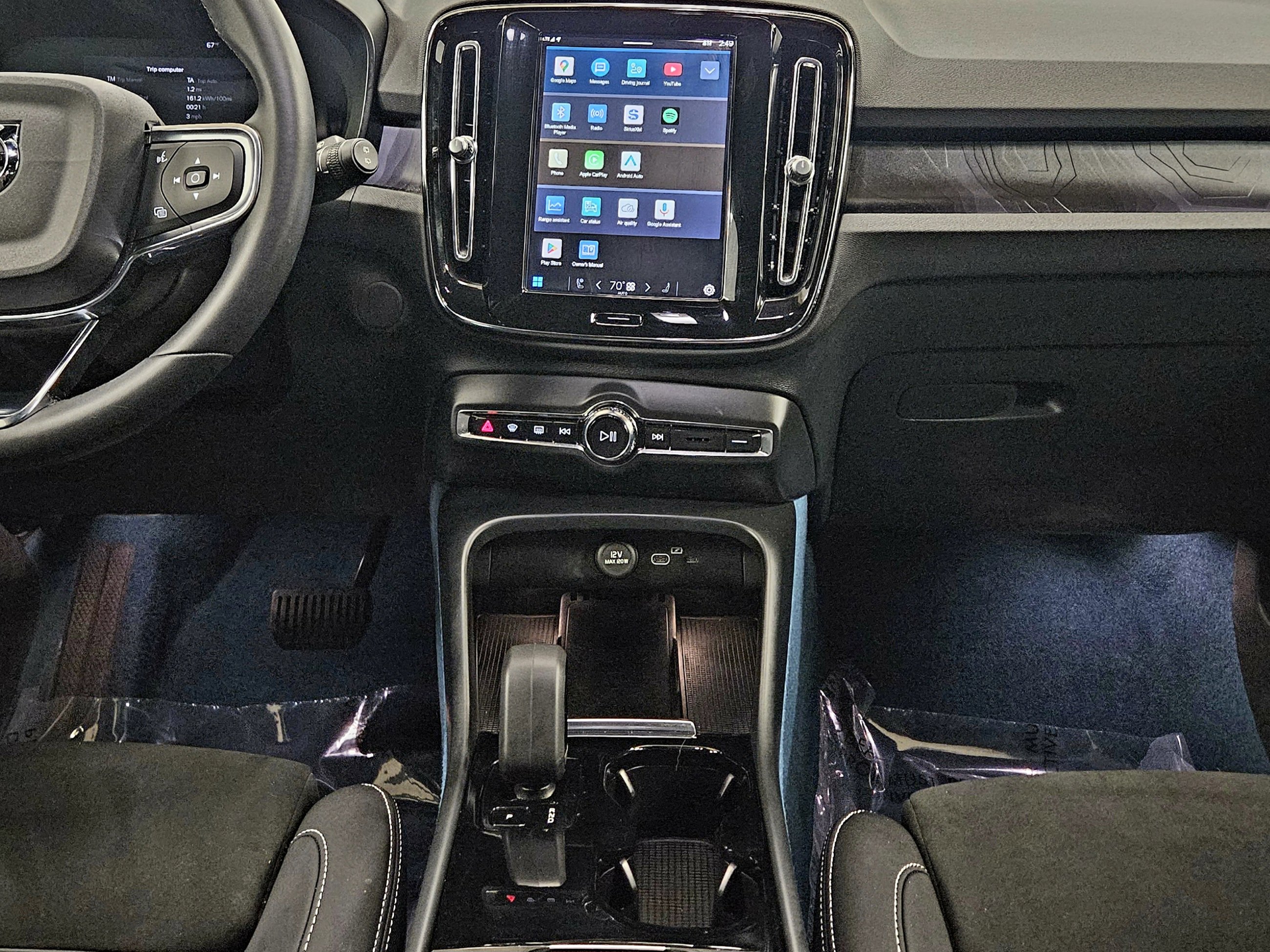 Used 2023 Volvo XC40 Recharge Ultimate AWD/4WD image 12