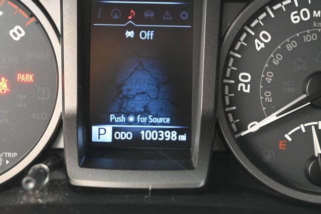 Used 2017 Toyota Tacoma TRD Off-Road AWD/4WD image 20