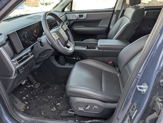 Used 2025 Hyundai Santa Fe SEL image 2