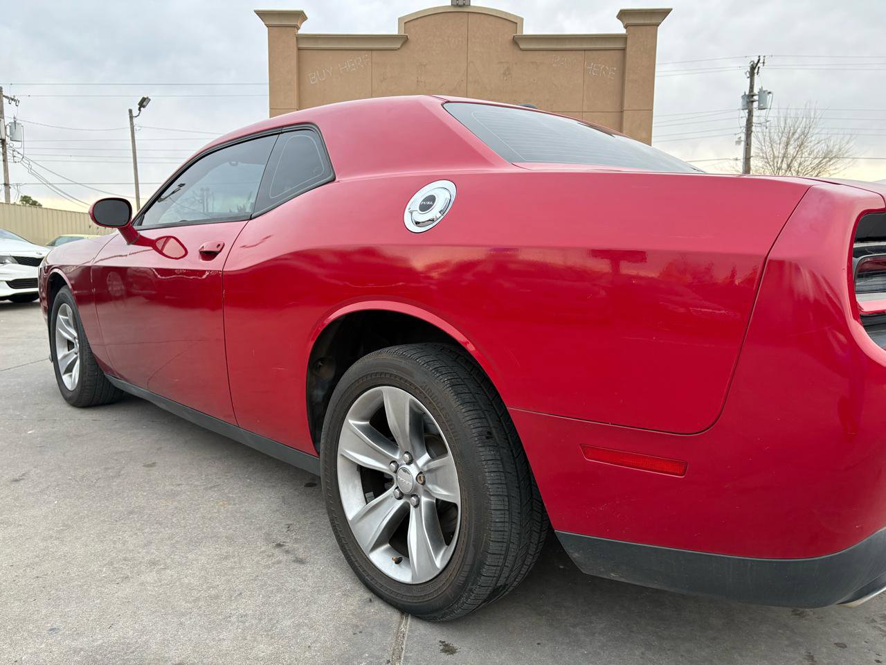 Used 2016 Dodge Challenger SXT image 6