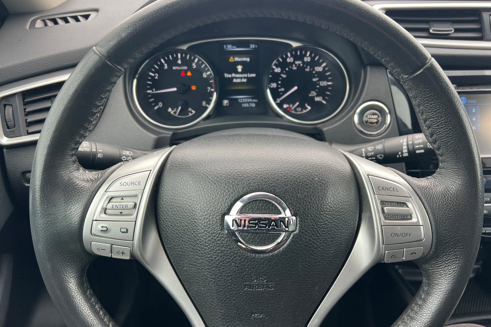 Used 2016 Nissan Rogue SL image 22