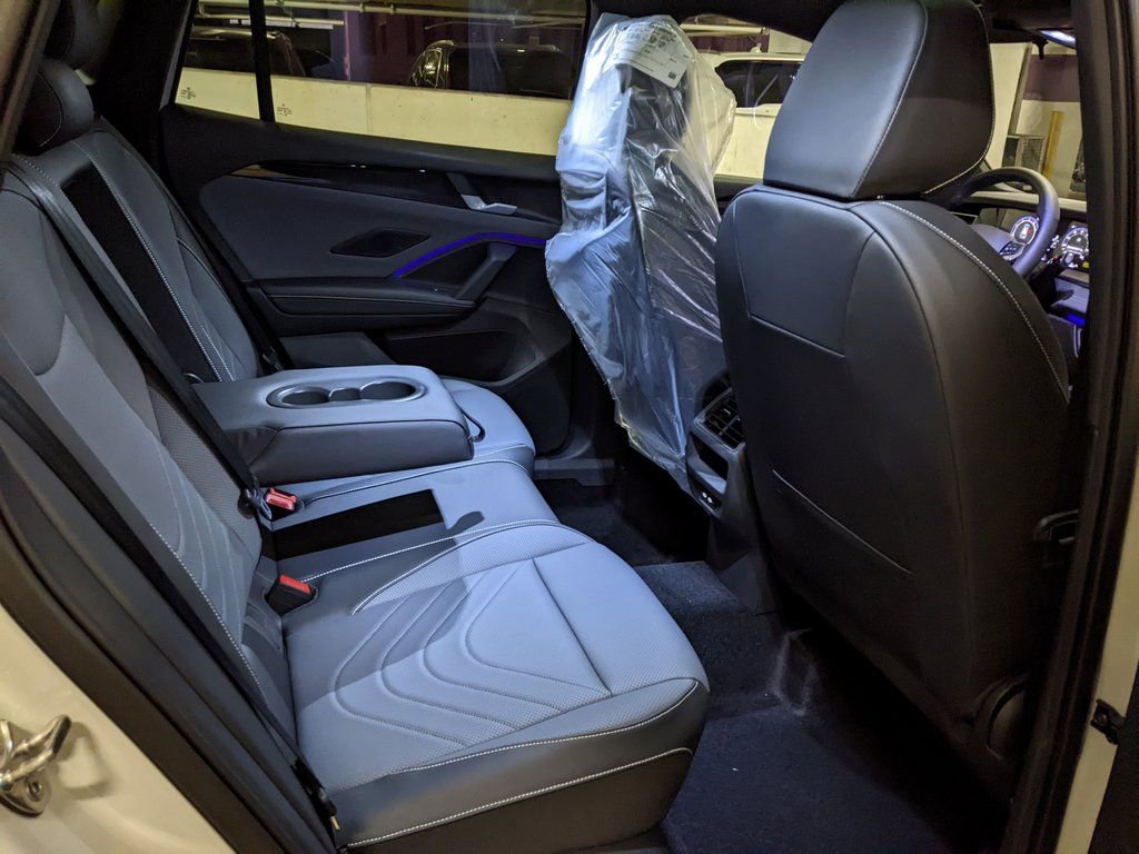 New 2026 Volkswagen Tiguan SE R-Line image 24