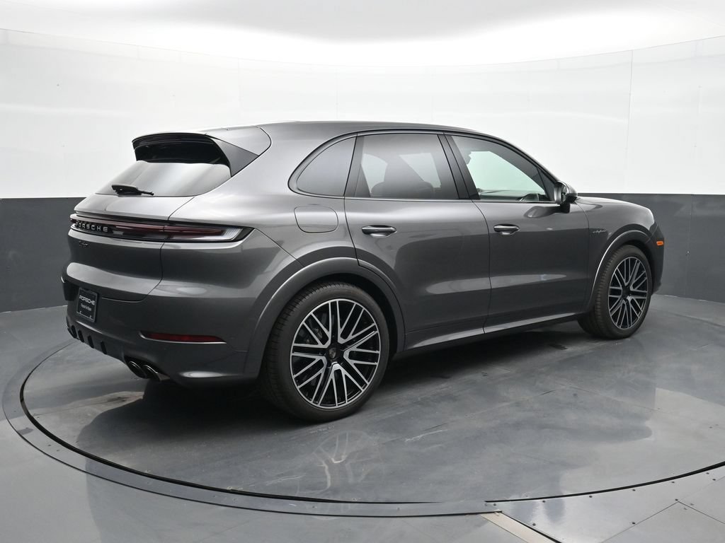 New 2025 Porsche Cayenne Turbo AWD/4WD image 23