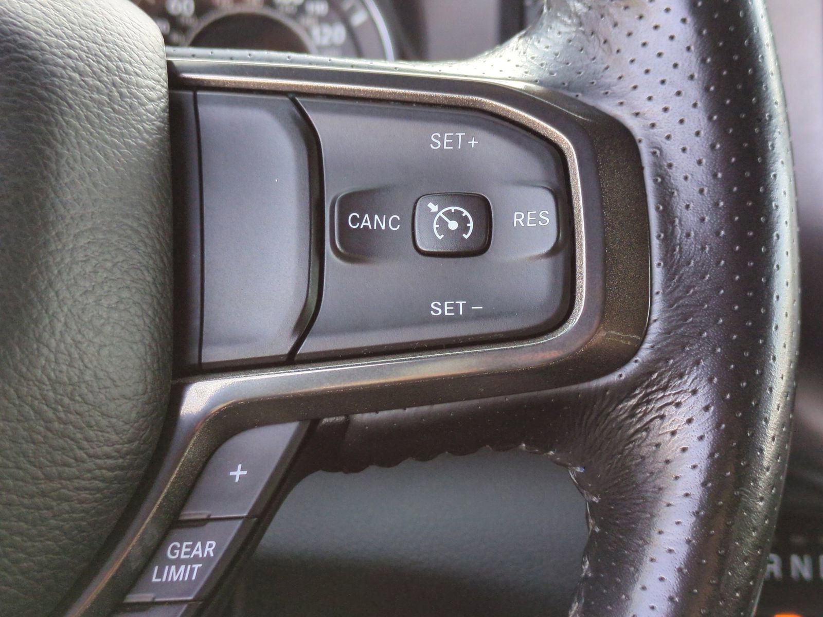 Used 2020 RAM 1500 Sport w/ Level 2 Equipment Goup w/2_L AWD/4WD image 28