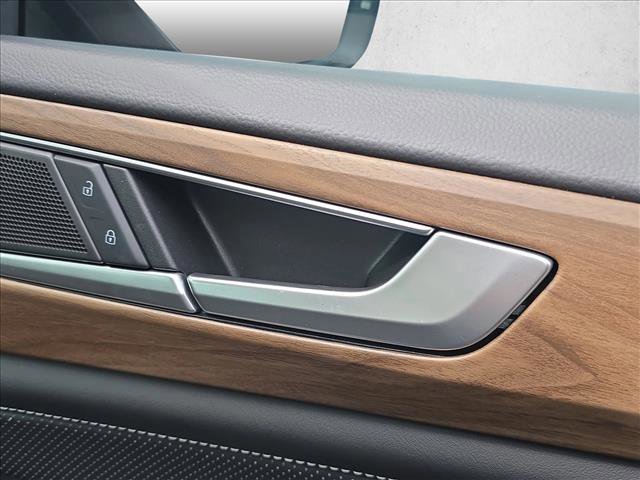 Used 2024 Volkswagen Atlas SE w/ Black Wheel Package image 21