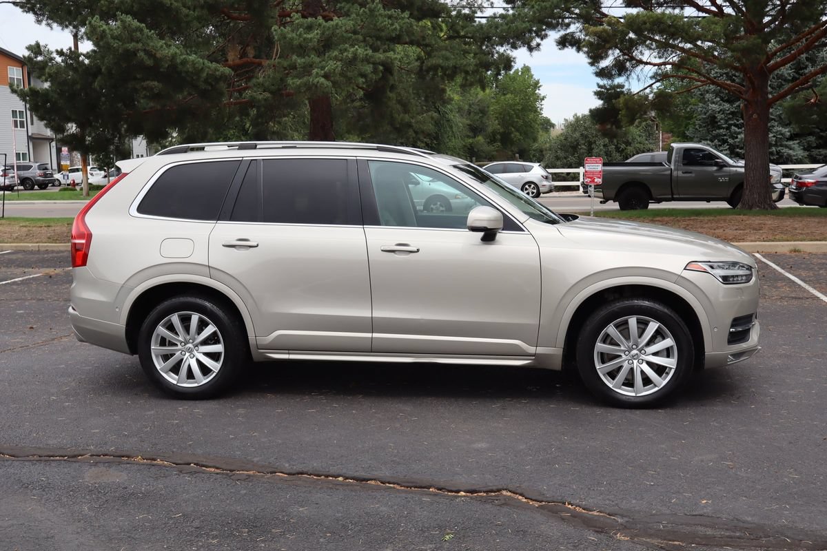 Used 2016 Volvo XC90 T6 Momentum w/ Momentum Plus Package AWD/4WD image 3