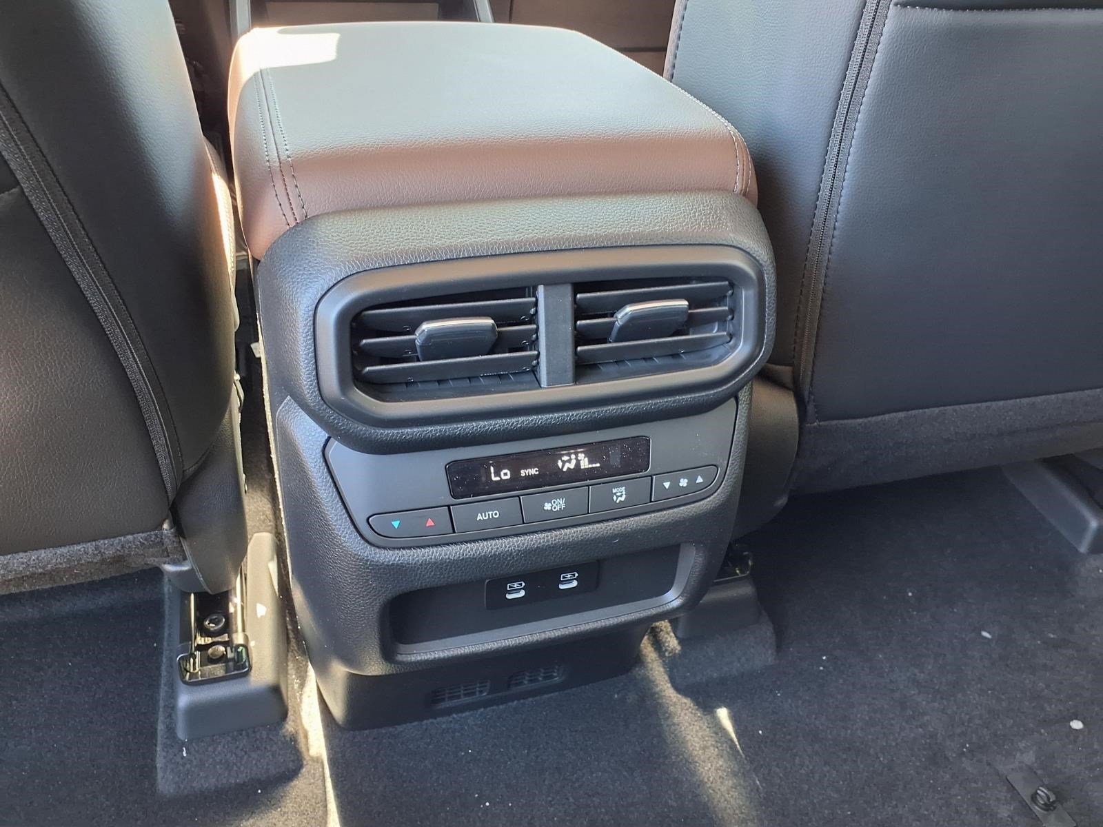 New 2026 Honda Pilot Touring image 8
