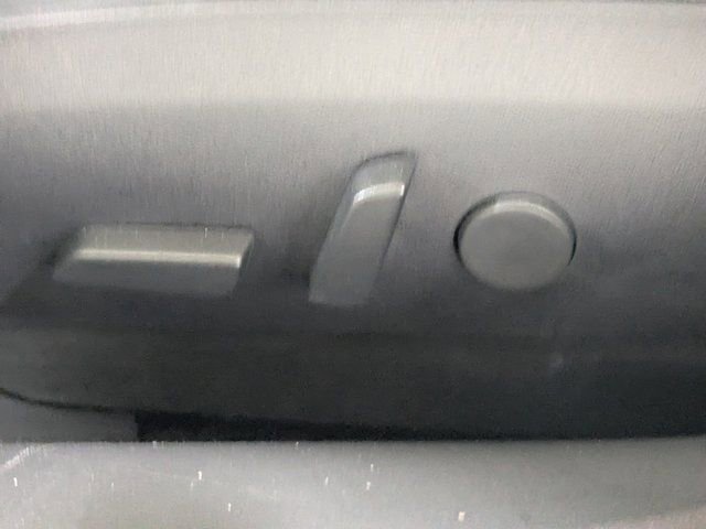 Used 2018 Tesla Model 3 Long Range image 16