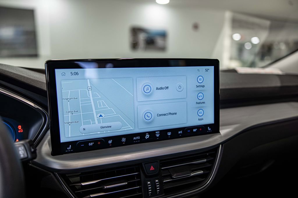 Used 2025 Ford Escape Platinum image 28