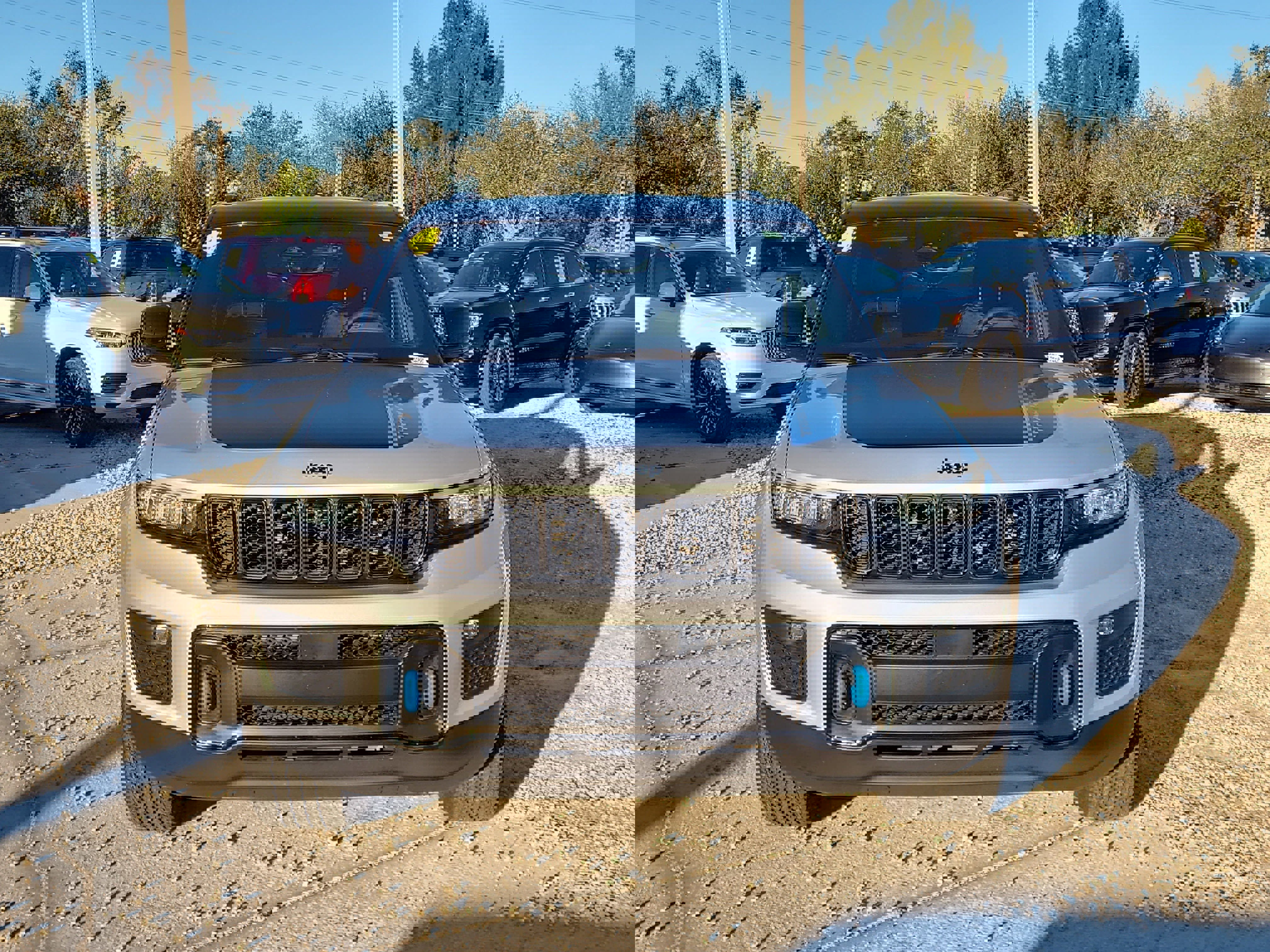 Used 2024 Jeep Grand Cherokee Trailhawk image 8