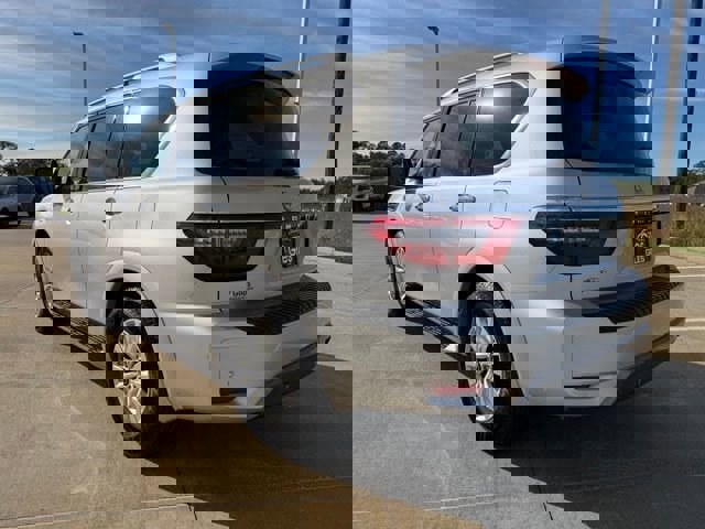 Used 2024 Nissan Armada SV image 3