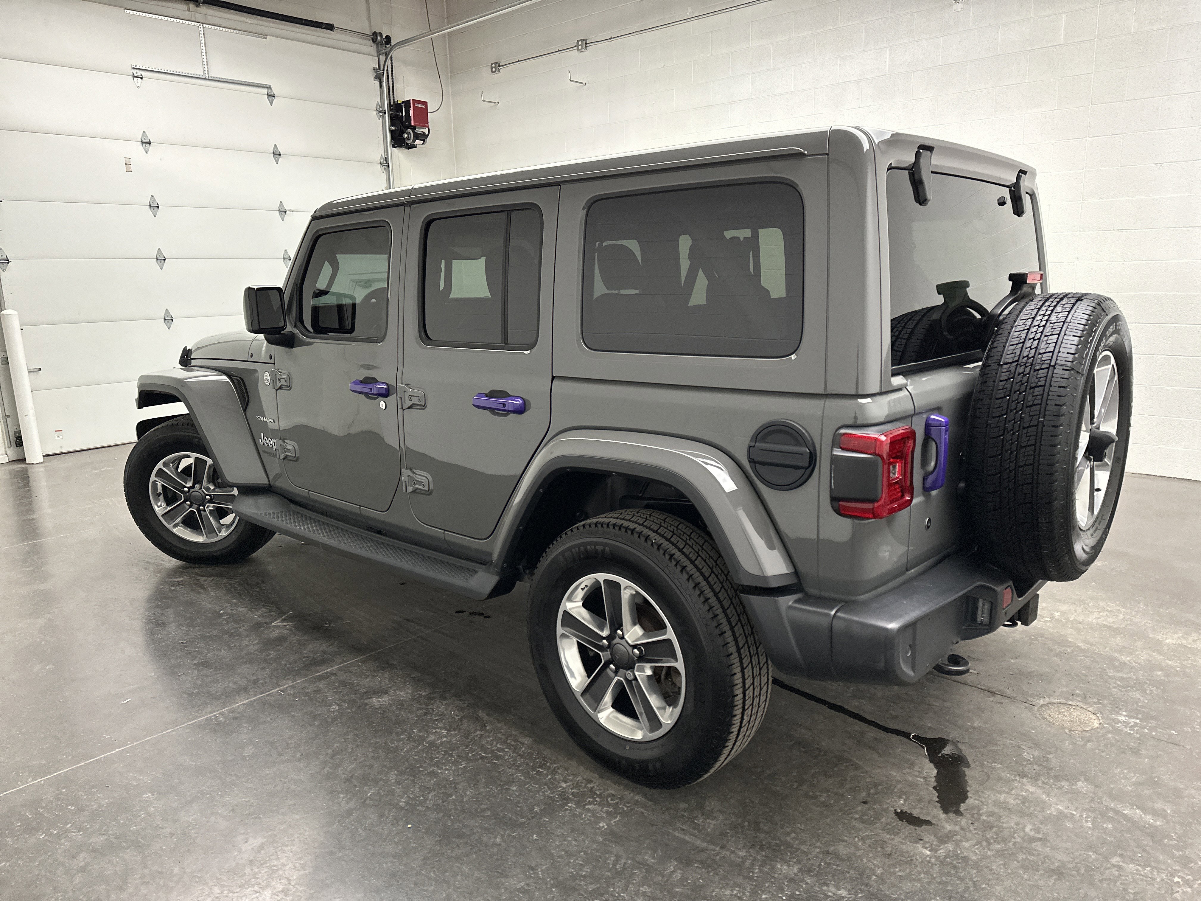 Used 2019 Jeep Wrangler Unlimited Sahara w/ Dual Top Group image 7