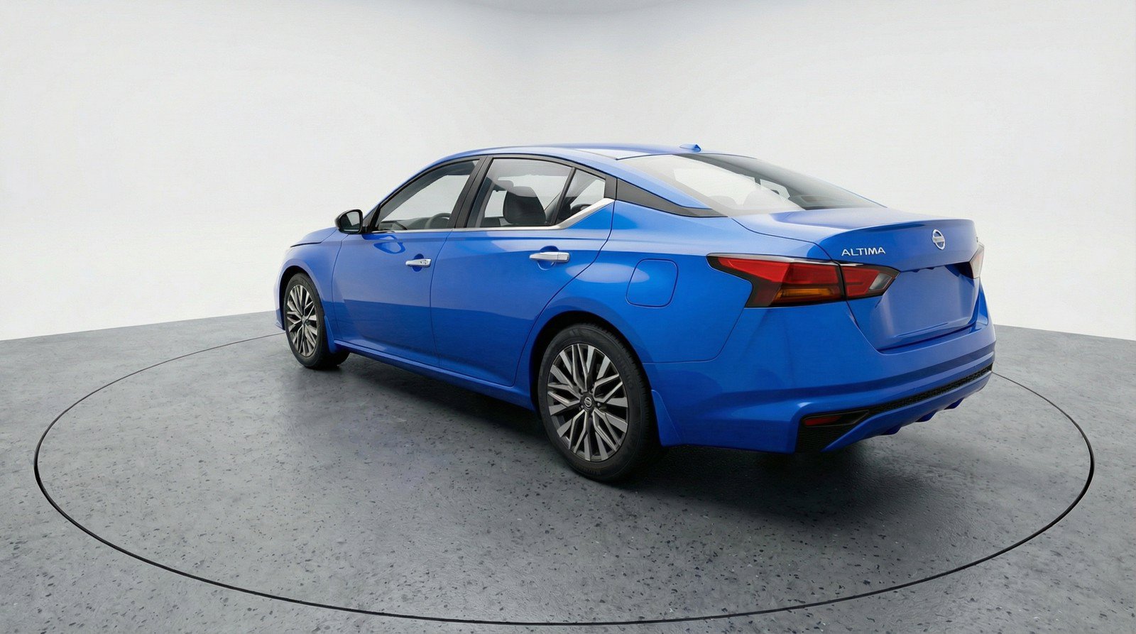 Used 2025 Nissan Altima 2.5 SV FWD image 6
