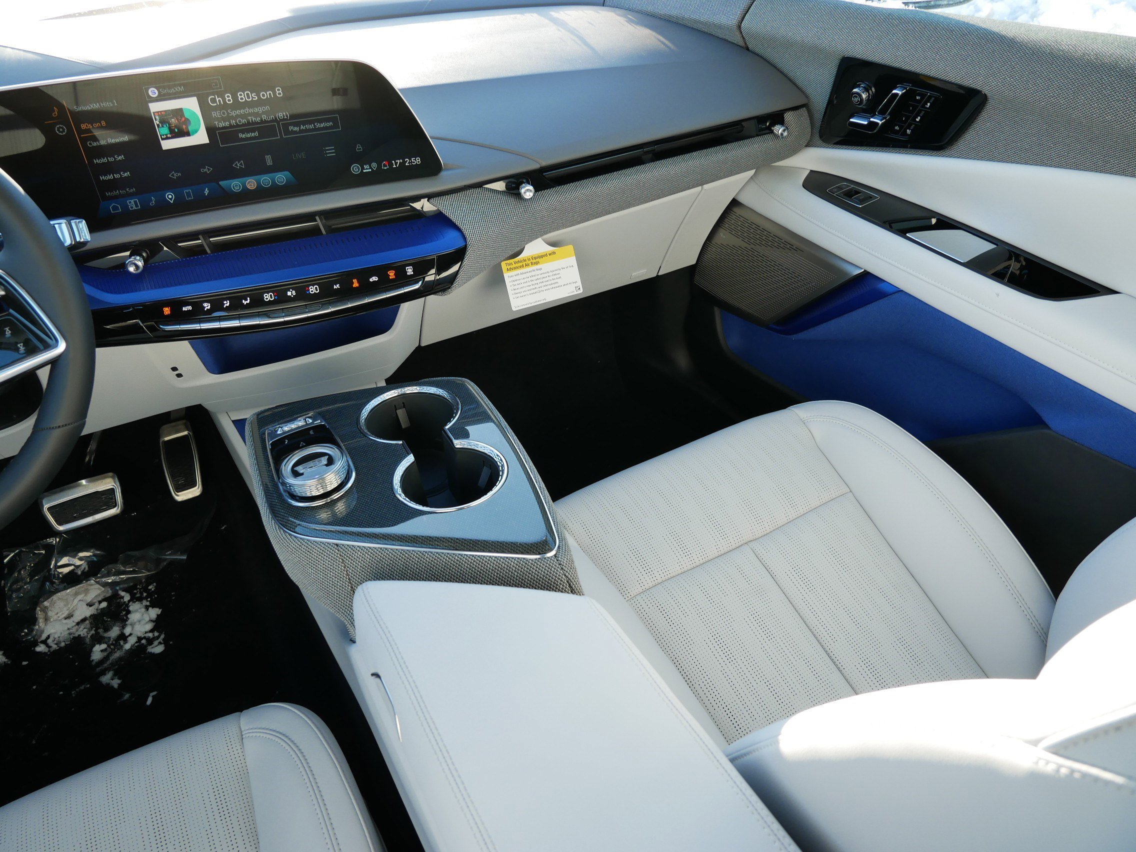 New 2026 Cadillac Optiq Luxury 2 image 9