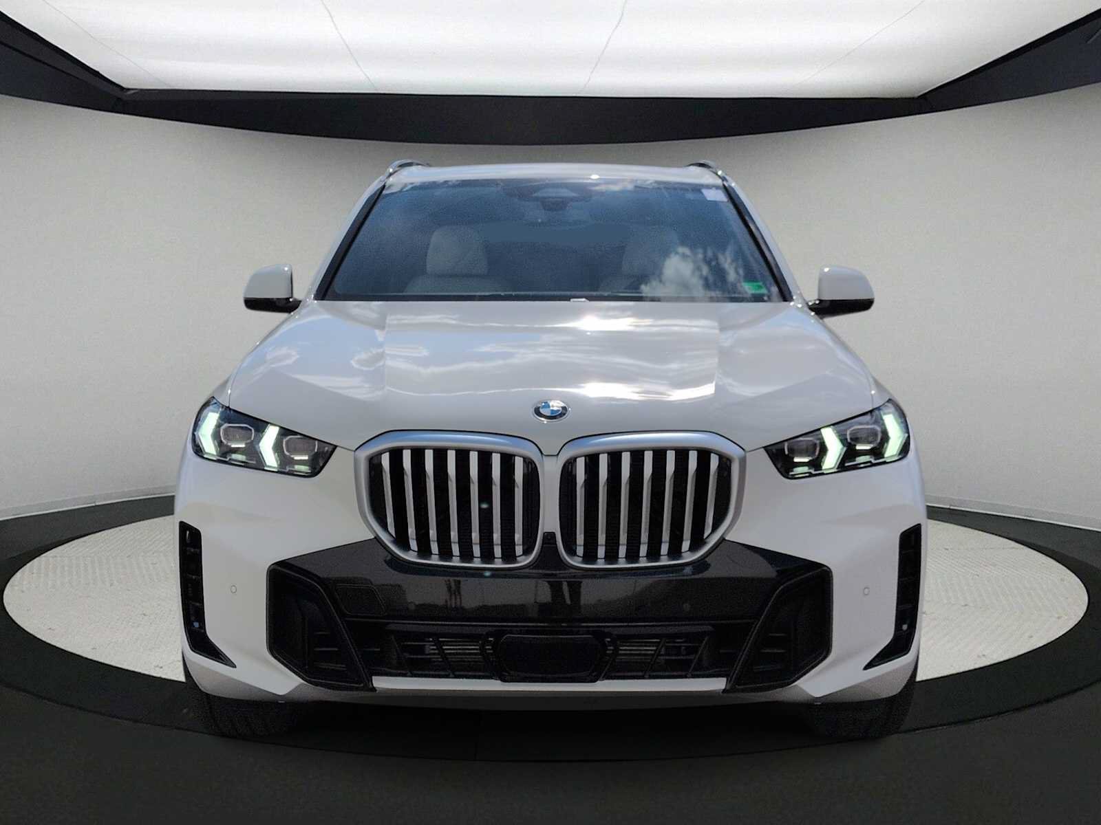 Used 2026 BMW X5 xDrive40i w/ Executive Package AWD/4WD image 3