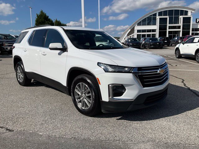 Used 2023 Chevrolet Traverse LT FWD image 3