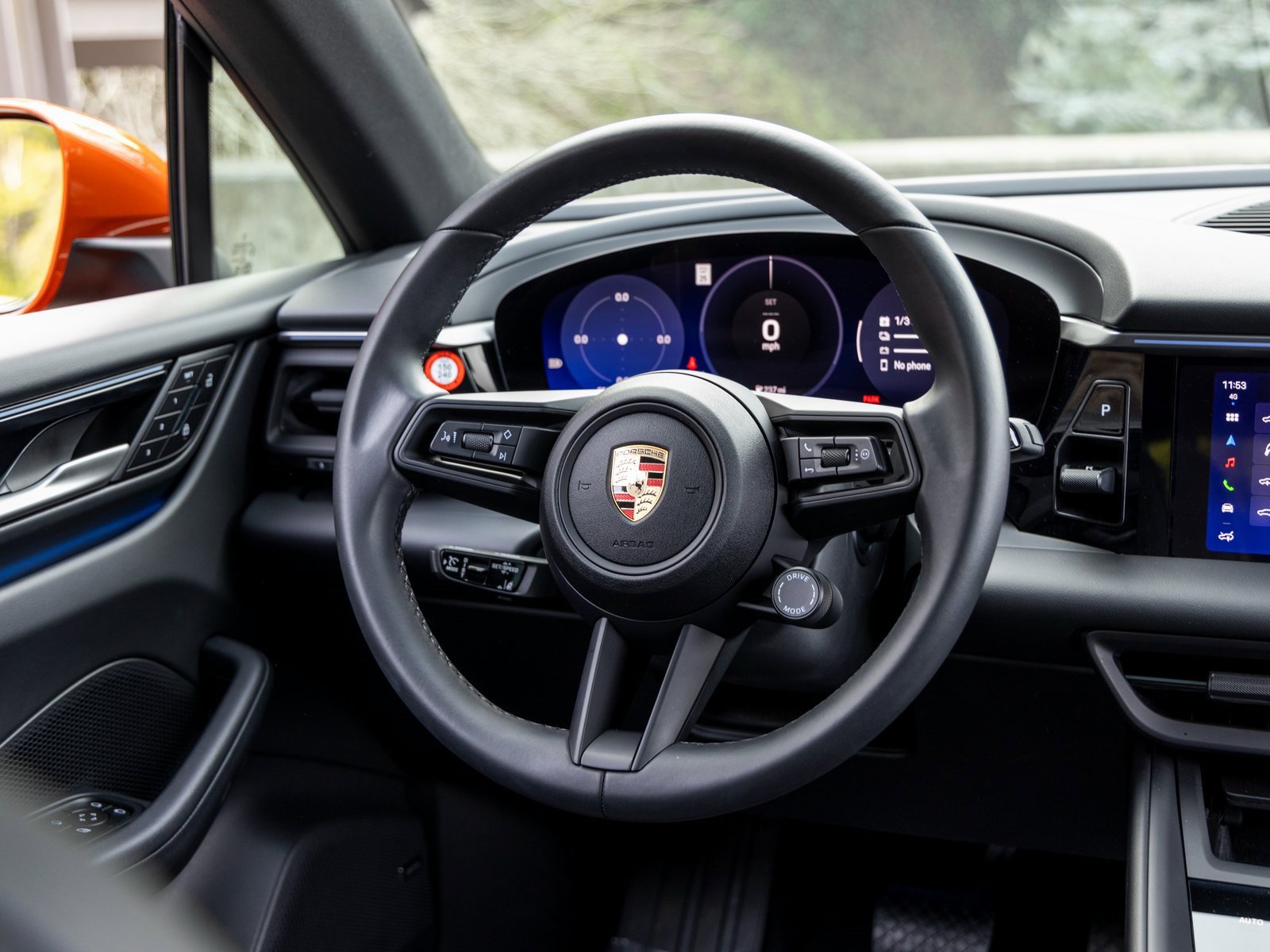 Certified 2025 Porsche Macan Electric image 38