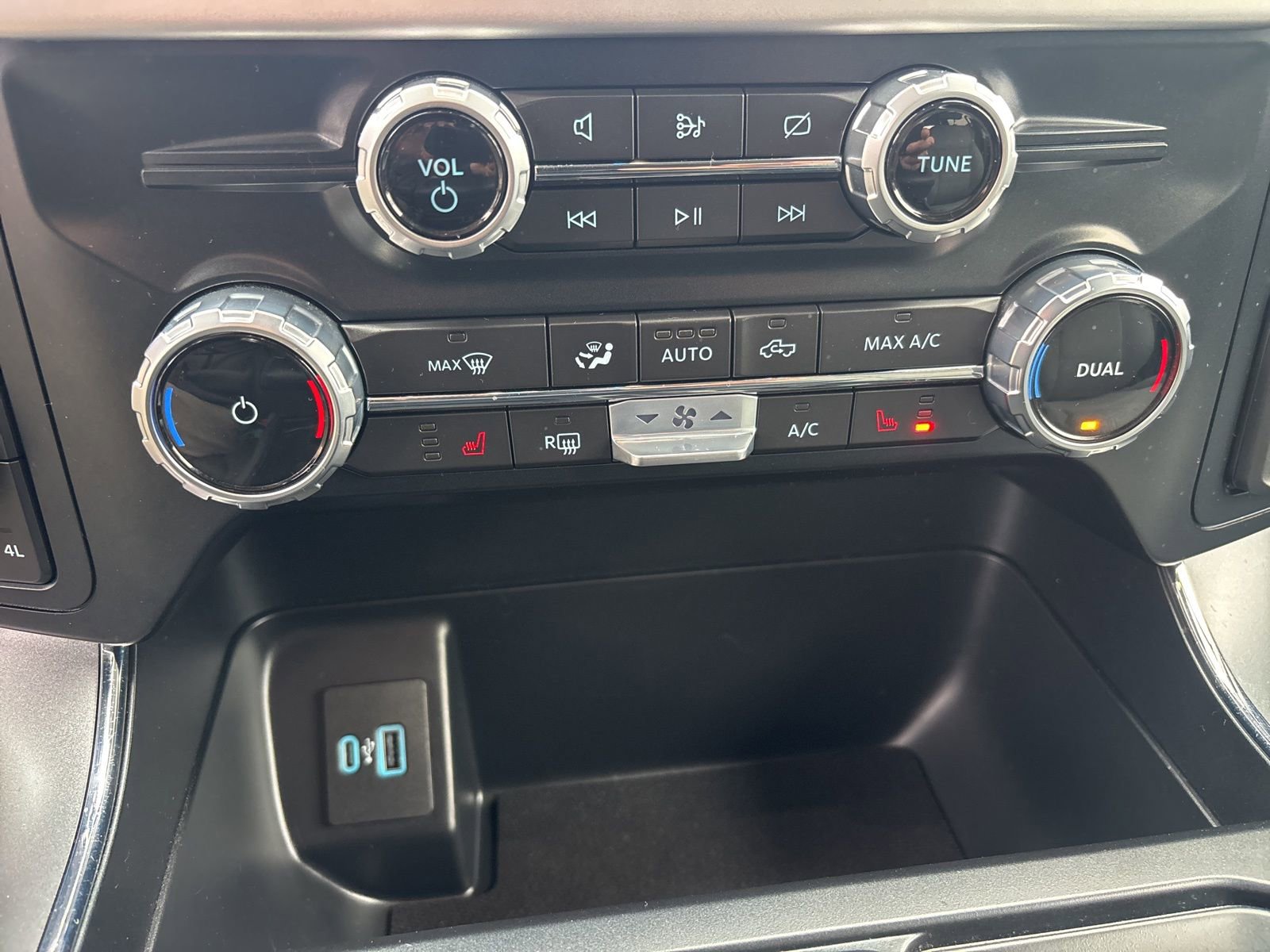 Certified 2022 Ford F150 XLT w/ Equipment Group 302A High image 26