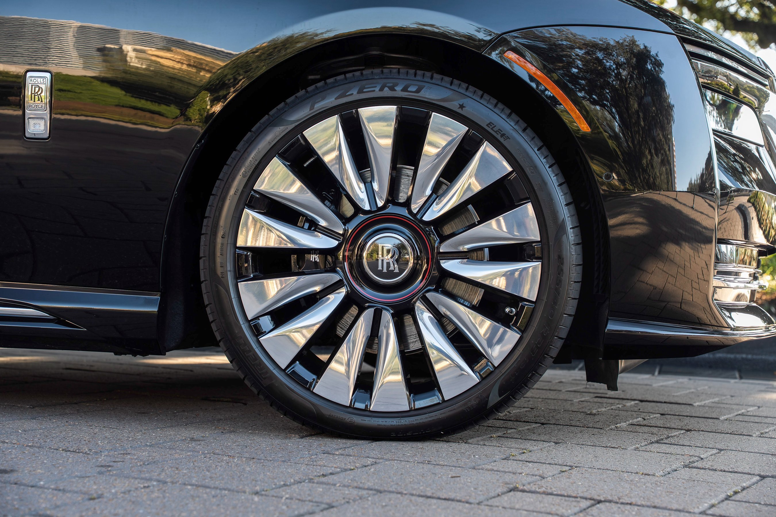 Certified 2025 Rolls-Royce Spectre w/ Spectre Launch Package image 6