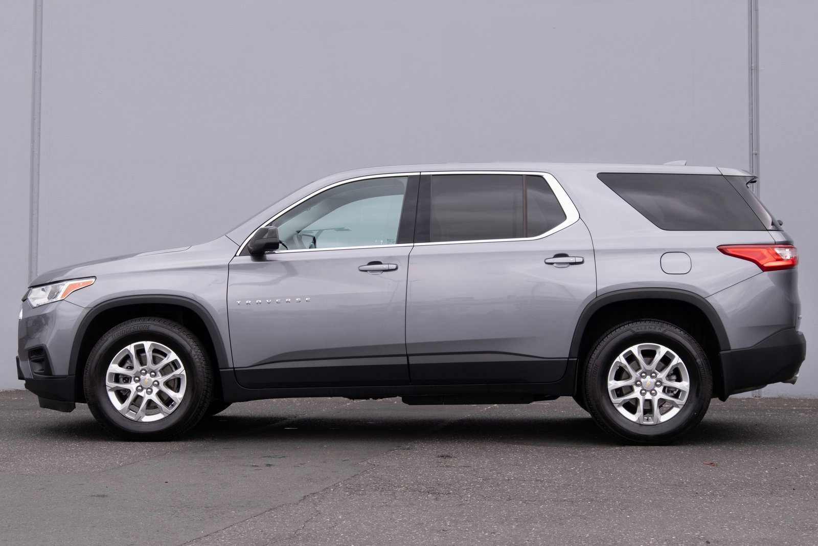 Used 2021 Chevrolet Traverse LS image 26