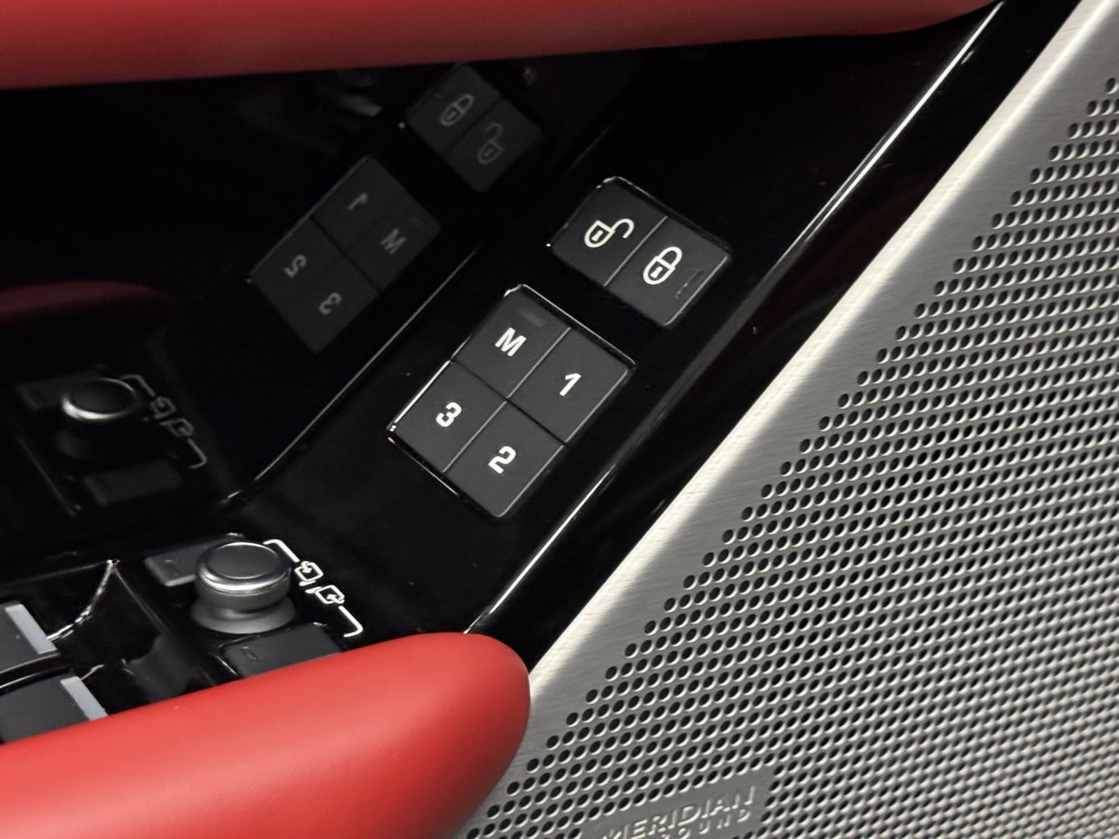 Used 2020 Land Rover Range Rover Velar SV Autobiography Dynamic image 20