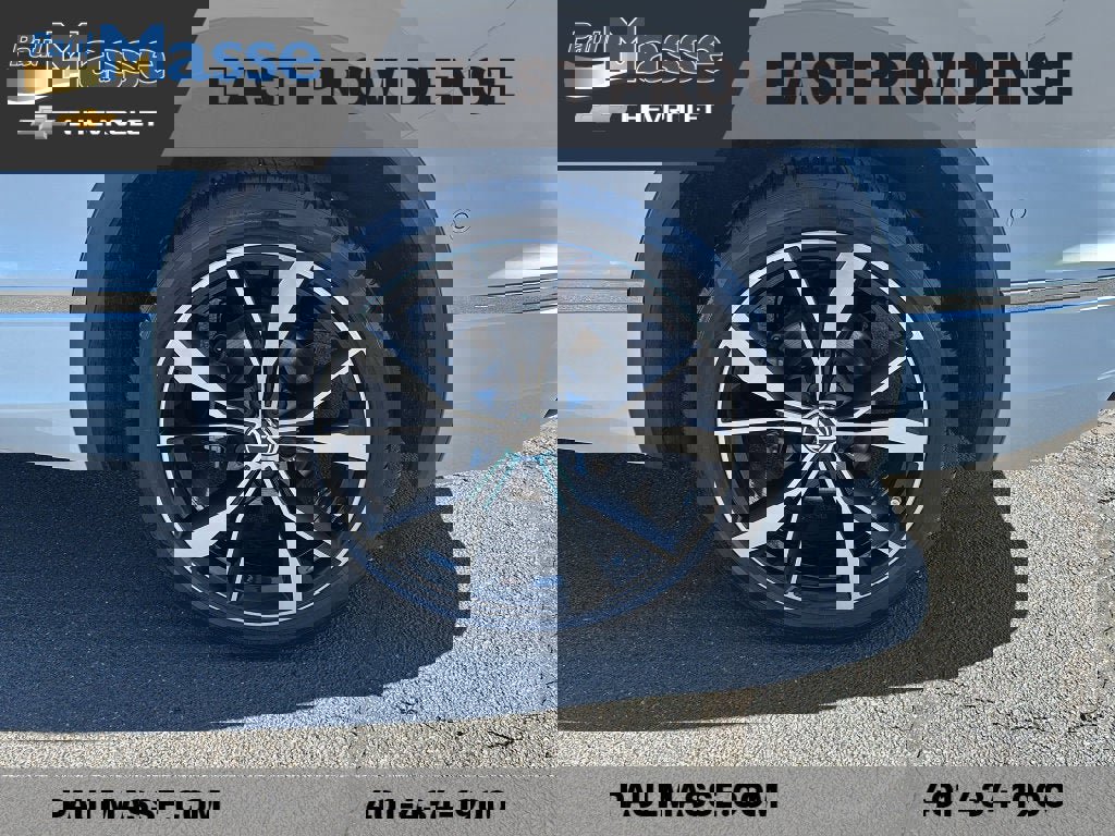 Used 2024 Volkswagen Tiguan SEL R-Line AWD/4WD image 8