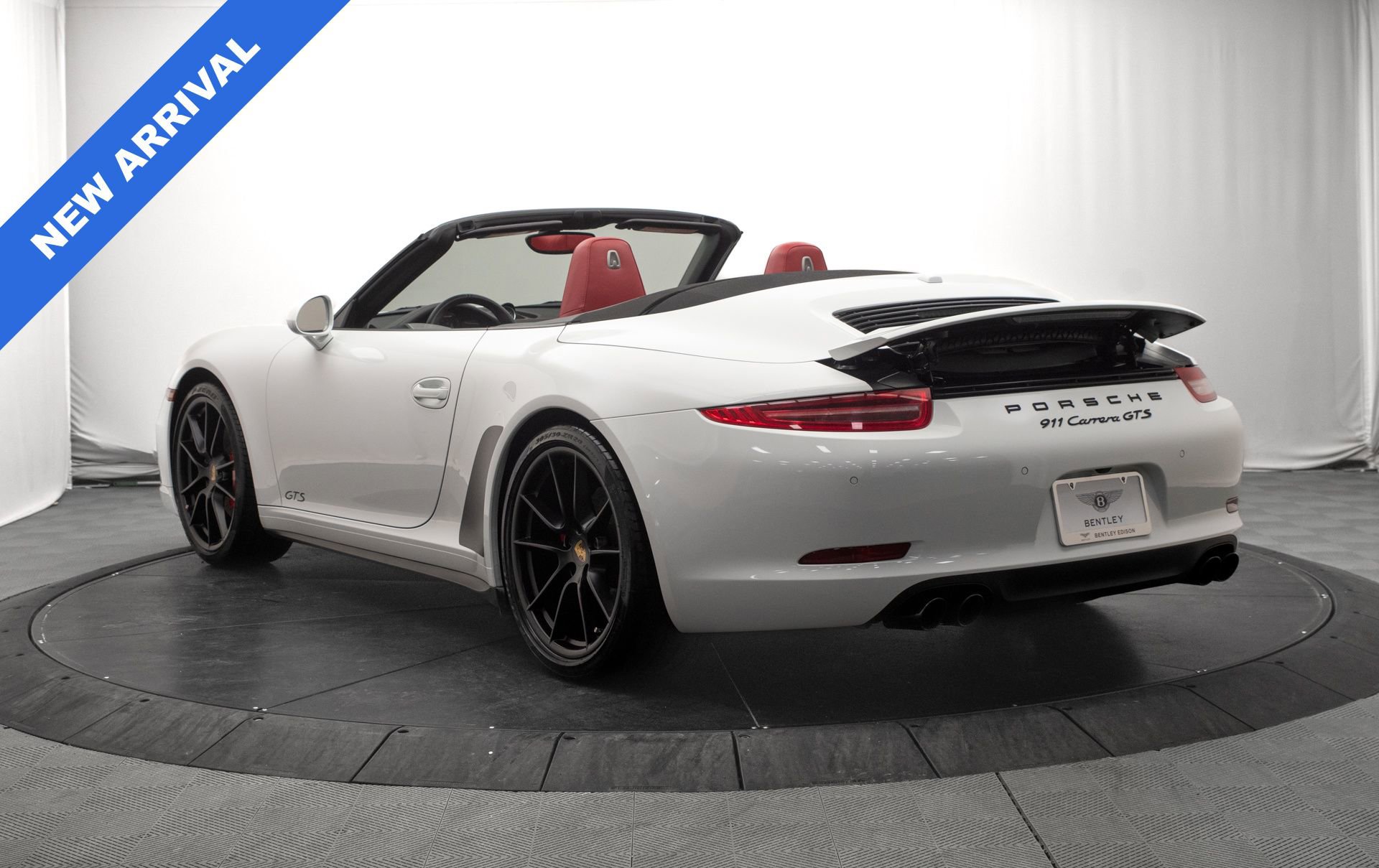 Used 2016 Porsche 911 Carrera GTS RWD image 5