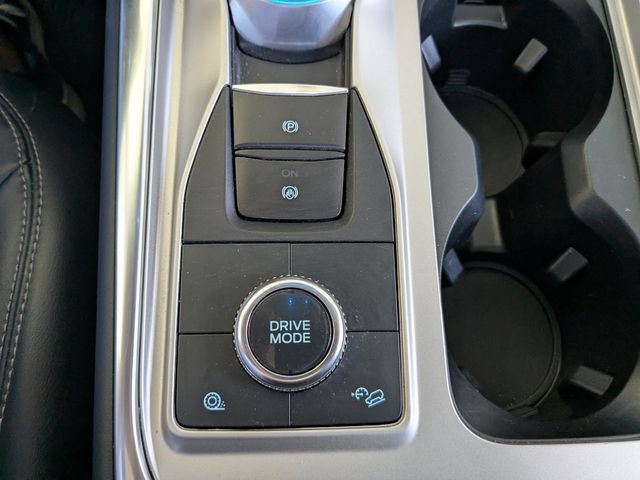 Used 2023 Ford Explorer XLT w/ Equipment Group 202A AWD/4WD image 18