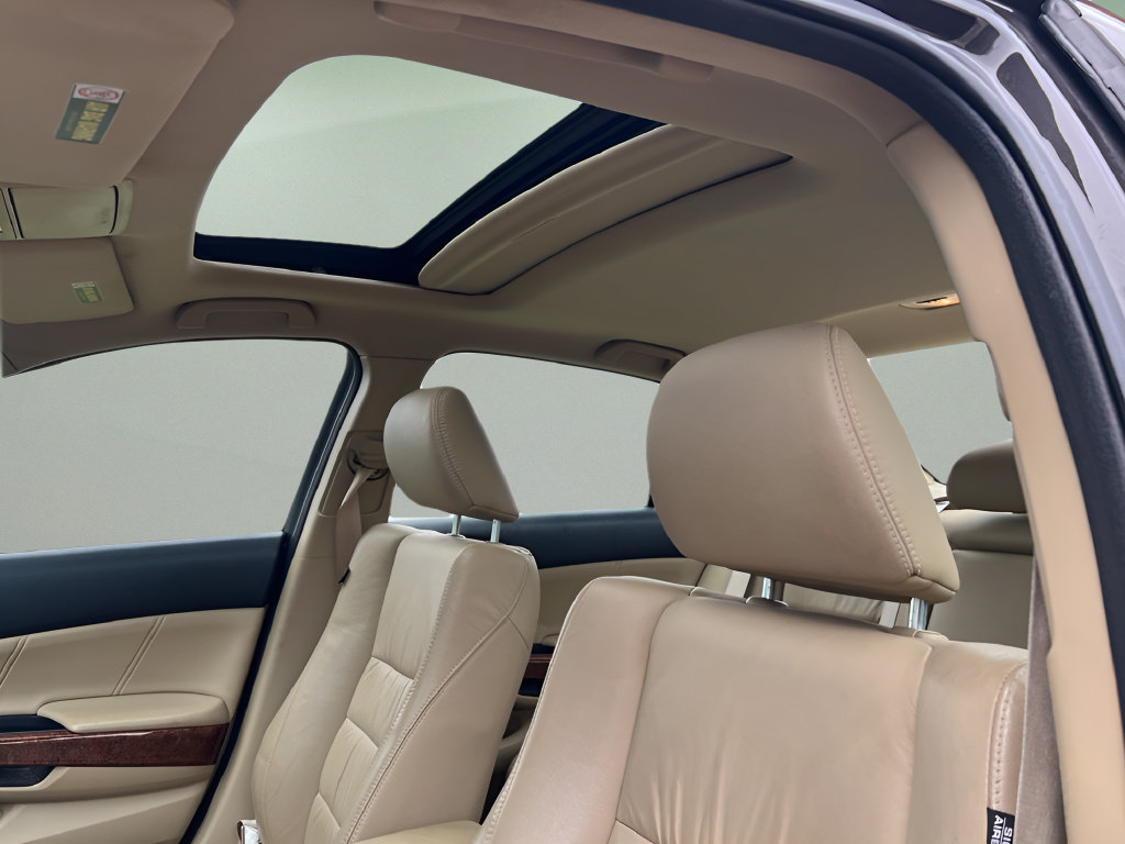 Used 2011 Honda Accord EX-L image 18