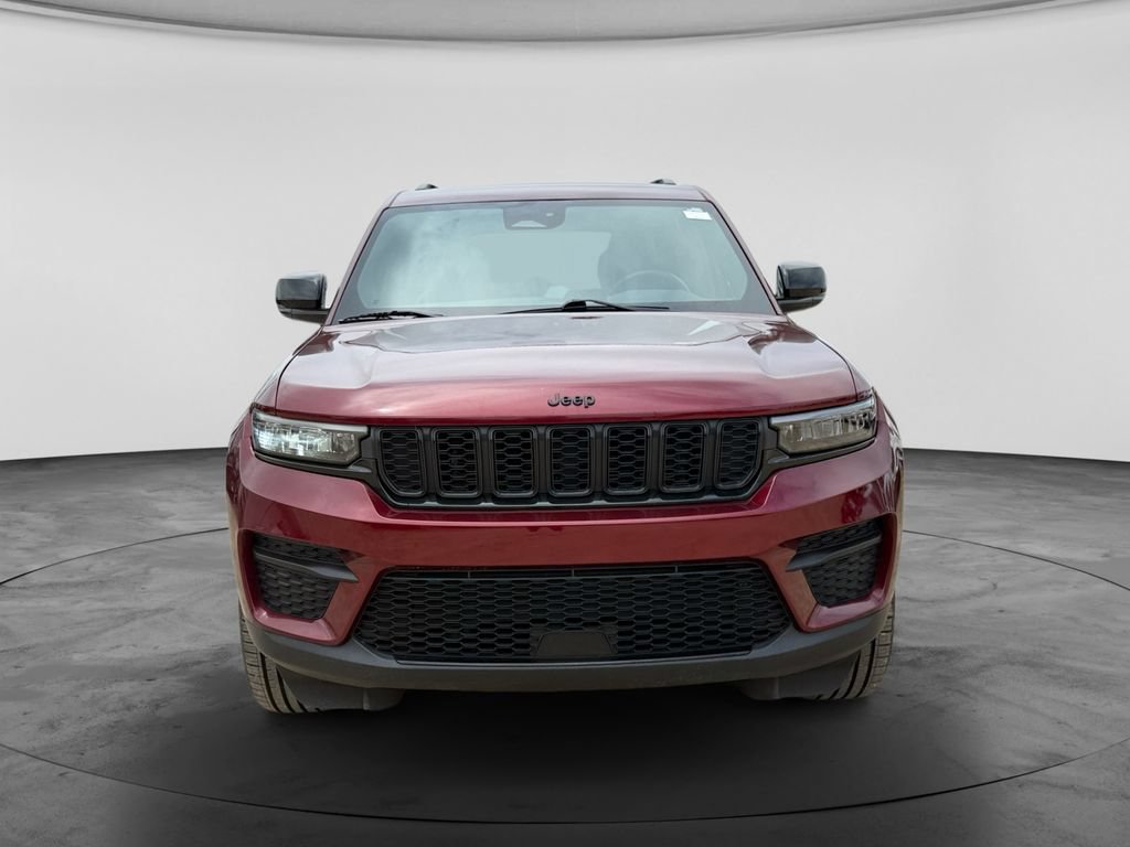 Used 2023 Jeep Grand Cherokee Altitude AWD/4WD image 4