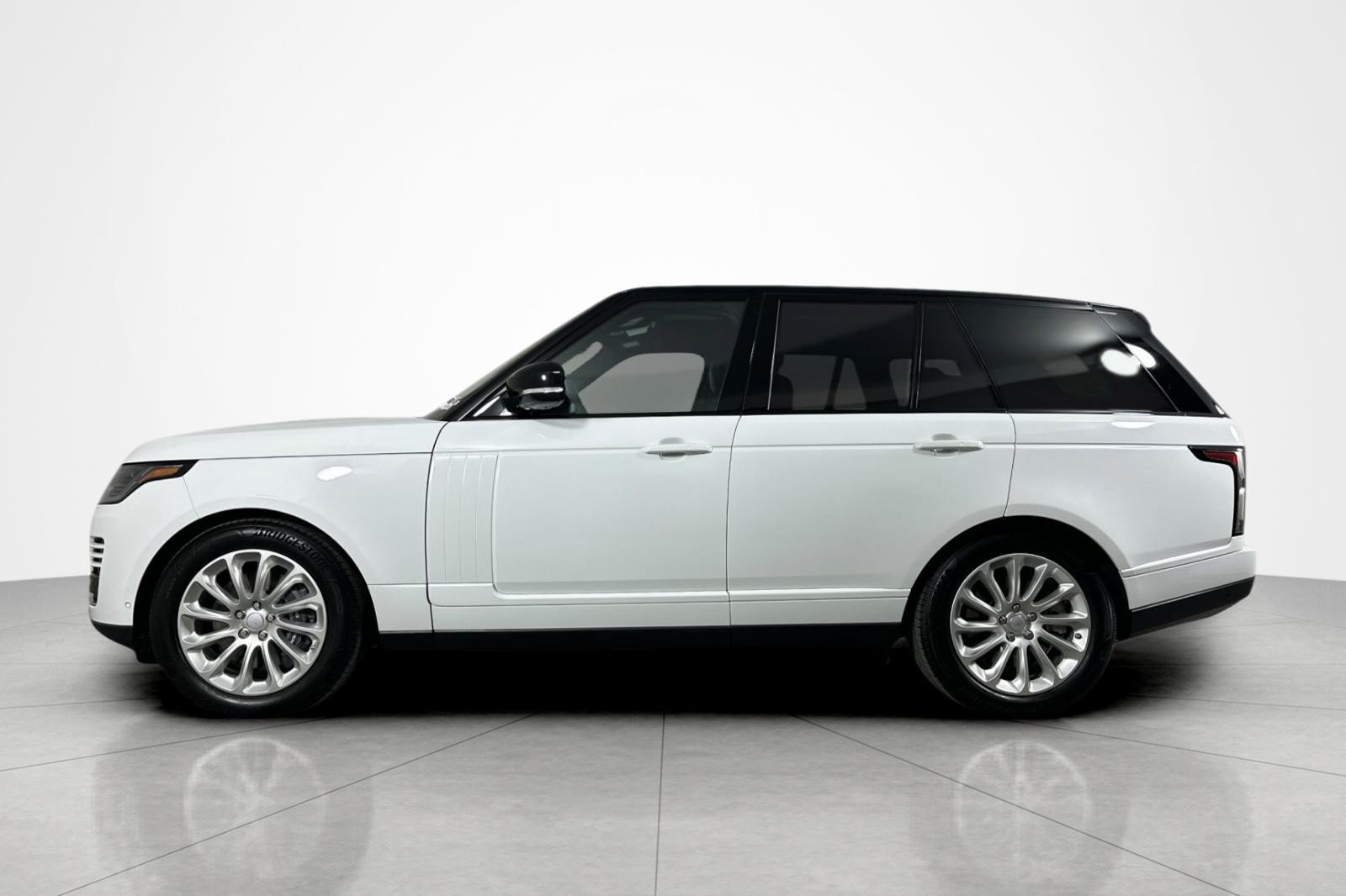 Used 2019 Land Rover Range Rover HSE AWD/4WD image 2