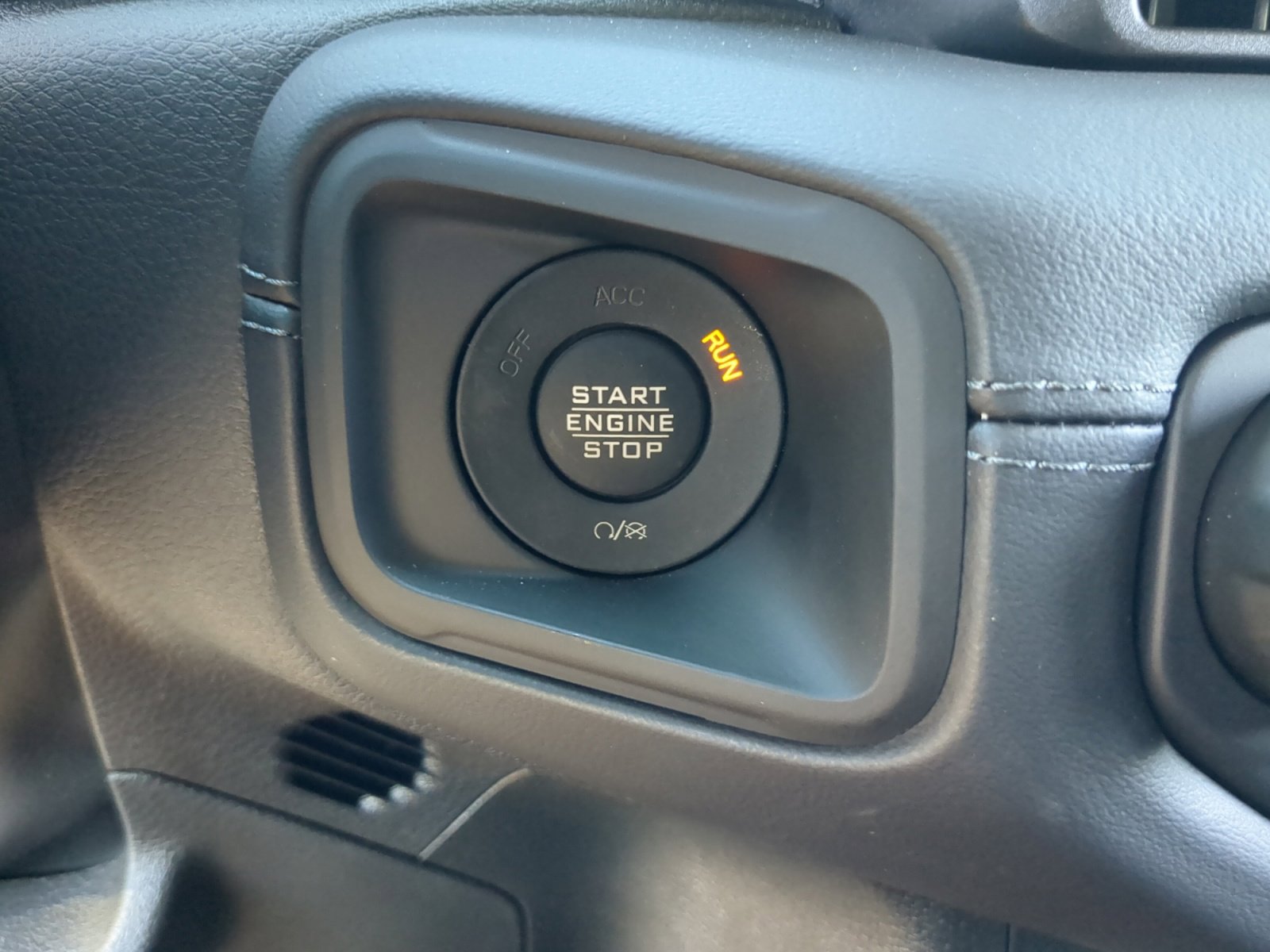 New 2025 Jeep Wrangler Unlimited Rubicon w/ Steel Bumper Group image 30