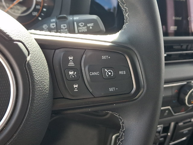 Used 2025 Jeep Wrangler Unlimited Rubicon AWD/4WD image 8