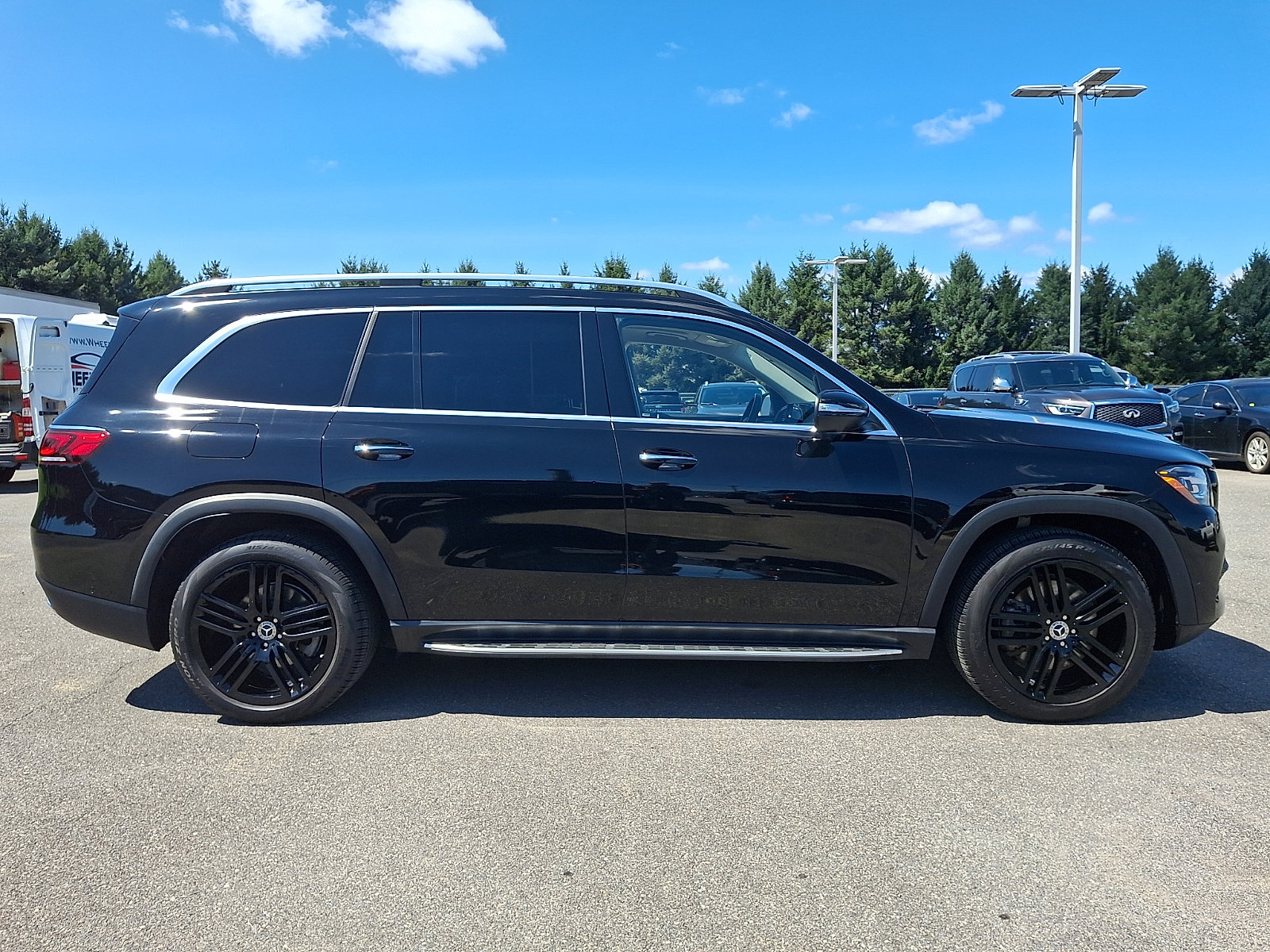 Used 2023 Mercedes-Benz GLS 450 4MATIC image 8