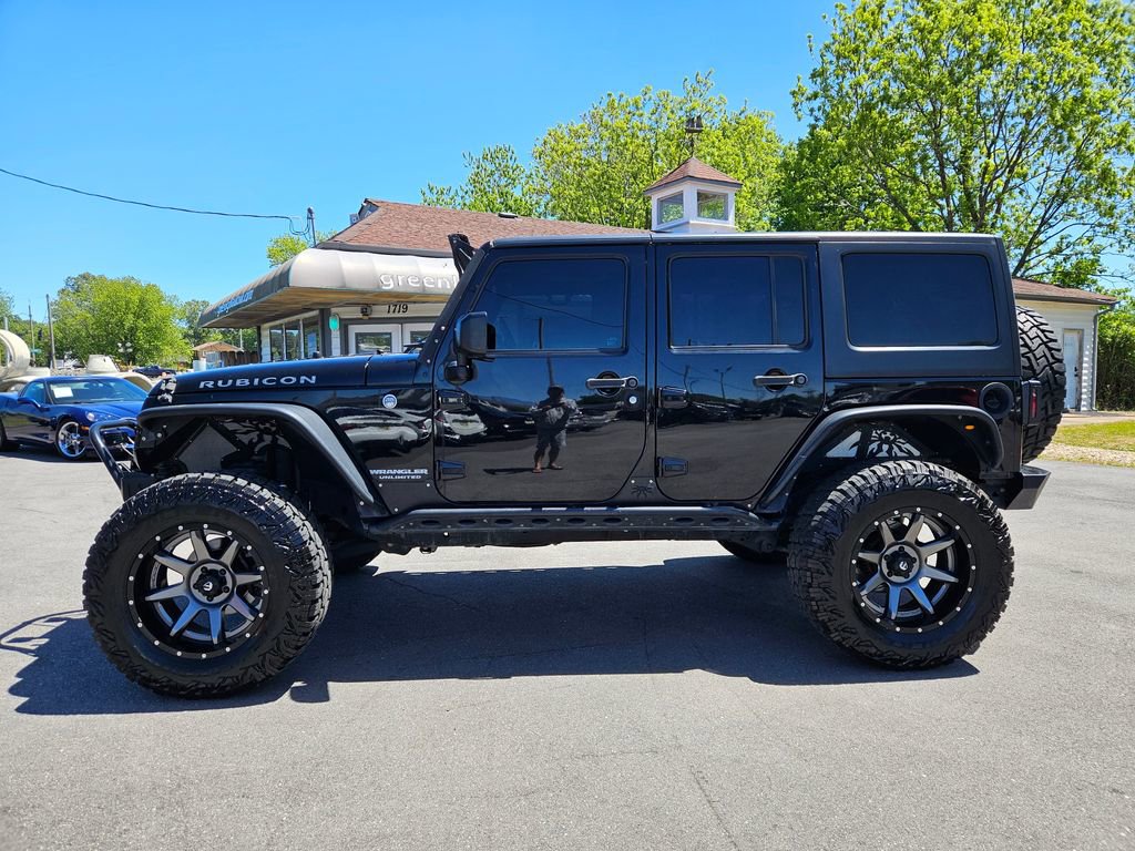 Used 2017 Jeep Wrangler Unlimited Rubicon w/ Connectivity Group AWD/4WD image 8