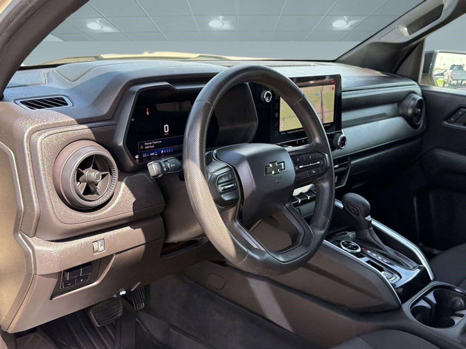 Used 2023 Chevrolet Colorado Trail Boss w/ Advanced Trailering Package AWD/4WD image 4