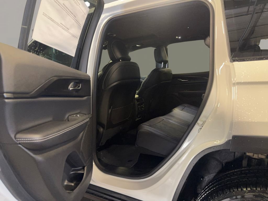 New 2025 Jeep Grand Cherokee 4WD image 11