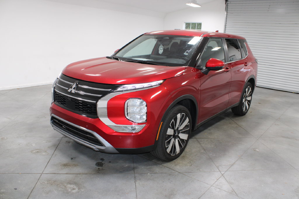 Used 2025 Mitsubishi Outlander SE FWD image 4