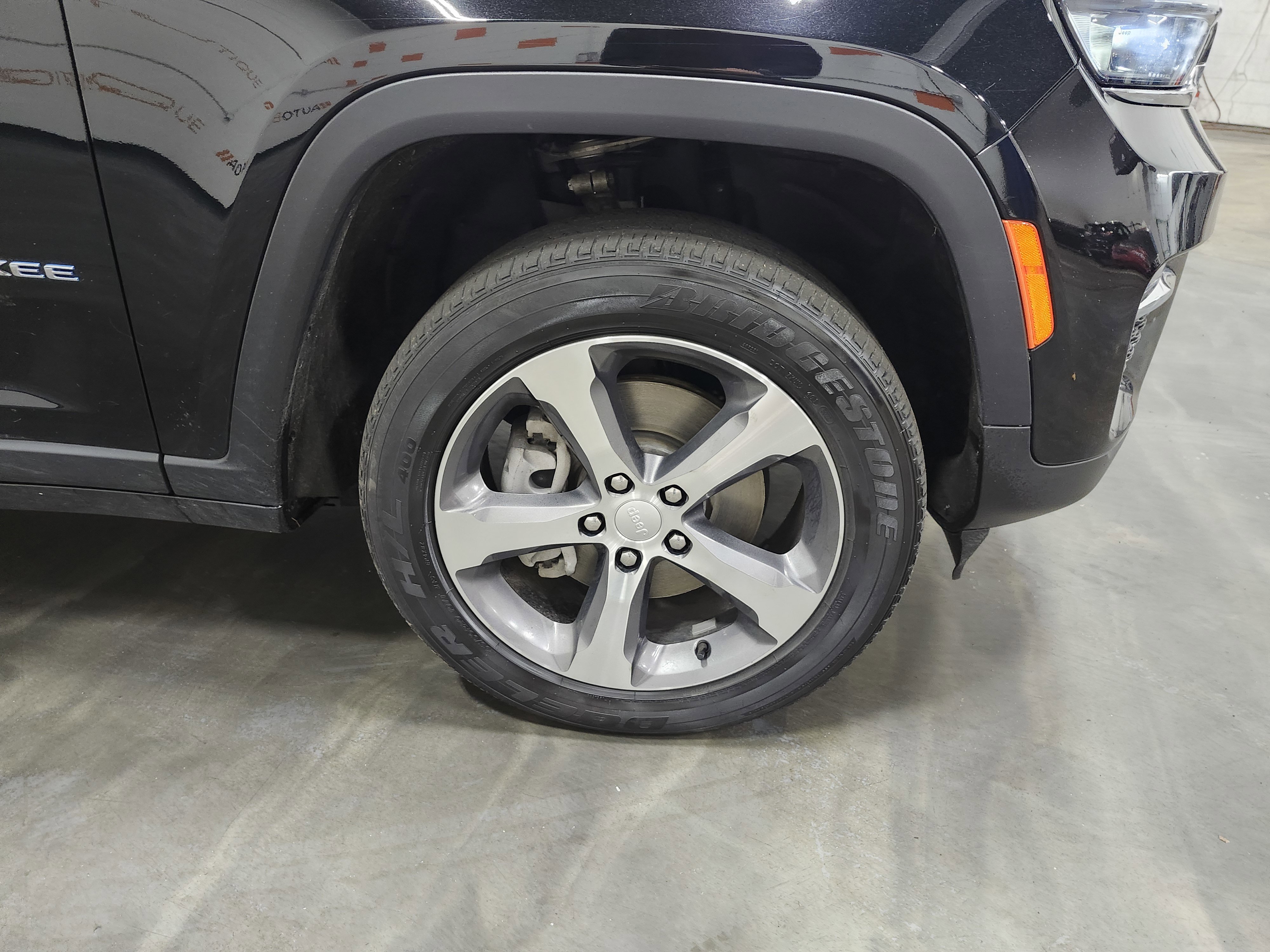 Used 2023 Jeep Grand Cherokee 4WD 4xe image 13