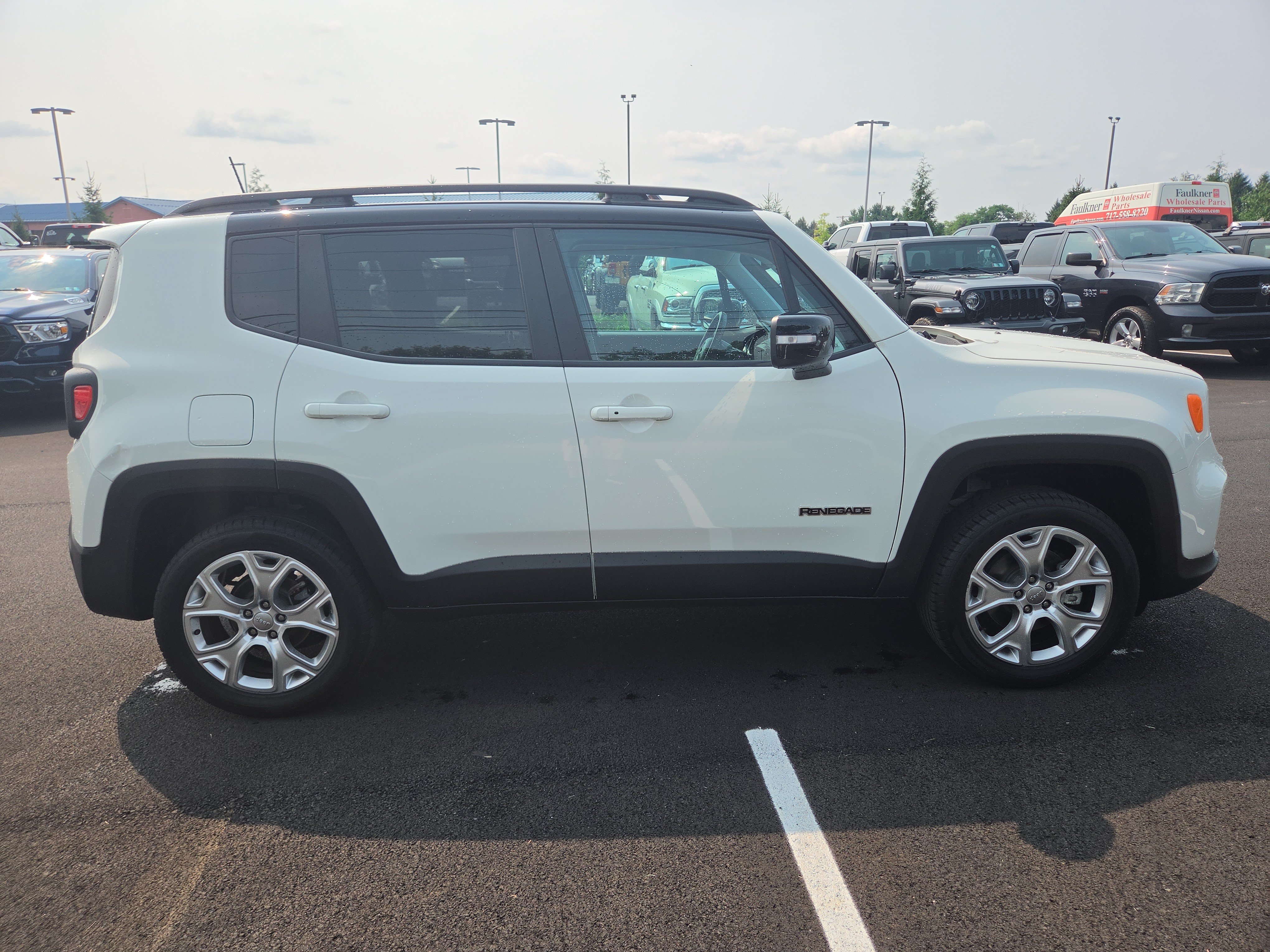 Certified 2022 Jeep Renegade Limited AWD/4WD image 17