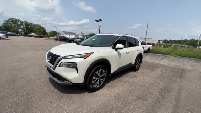 Certified 2023 Nissan Rogue SV w/ SV Premium B Package AWD/4WD image 4